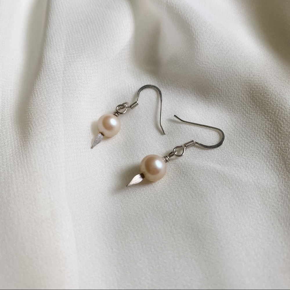 VTG Silver Arrow Ivory Pearl Dangle Earrings